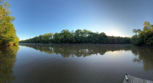 Hawkinsville House | River Bungalow