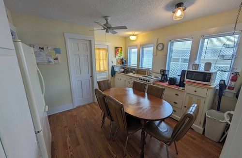 Bradenton Cottage | River view cottage in historic Braden Castle 55+ community