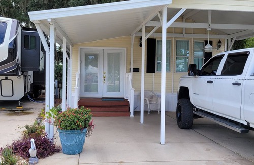 Welaka House | River view rental in prime location on the St Johns River