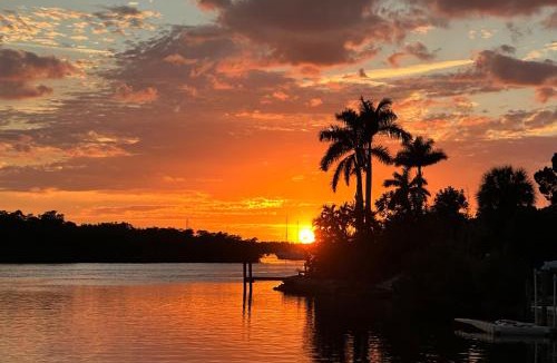 Ruskin House | Riverfront Basecamp to Boat | Fish | Chase Sunsets