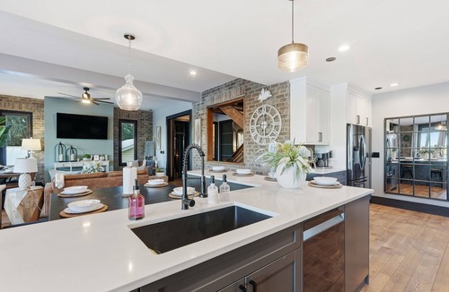 Midway House | Riverfront Retreat- 4BR 3.5BA w/Pool, Dock & Kayaks, Sleeps 14-Close To Savannah