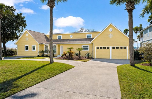 Brown Island House | Riverfront Retreat - Pool, Karaoke, Ping Pong, Foosball & Hammocks