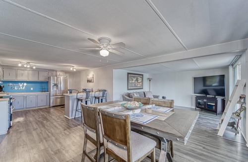 Southside Rural Community House | Riverside Oasis - Dock - Shuffleboard