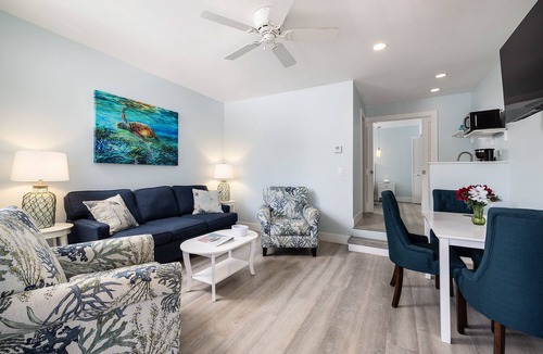 Rock Harbor Hotel | Rock Reef Resort