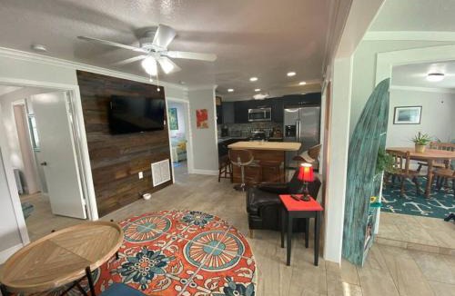 Rock Ridge House | Rock Ridge I. Private and close to everything.