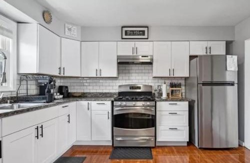 Queens House | Rockaway 3 bedroom suite by the Sea.