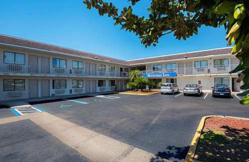 Florida Central Atlantic Coast Hotel | Rodeway Inn Kissimmee - Orlando Maingate West - Free Theme Park Shuttle