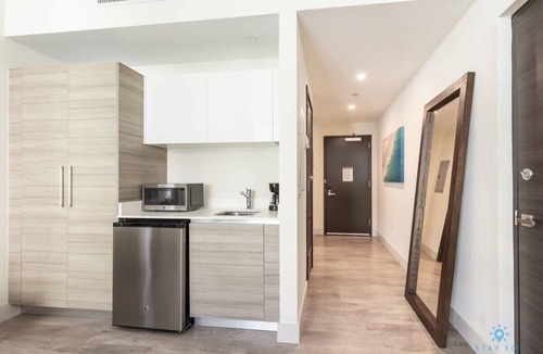 Hollywood Condo | Rooftop infinity Pool|Hollywood Beach Broad–walk