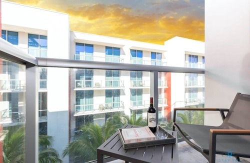 Hollywood Condo | Rooftop infinity Pool|Hollywood Beach Broad–walk