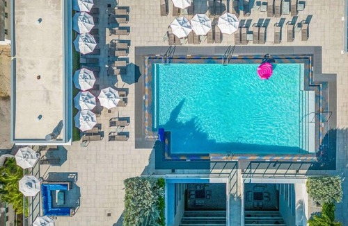 Hollywood Condo | Rooftop Pool & Hot Tub|Hollywood Beach+ Gym