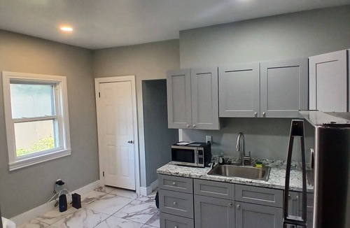 South Side House | Room in a spacious 6-bedroom house in suburban Mount Vernon next to metro north
