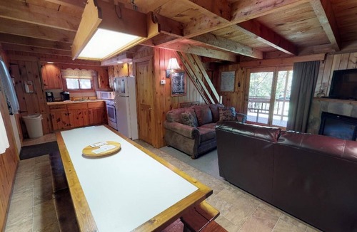 Gaines Cabin | Rough Cut Lodge - Birch Cabin