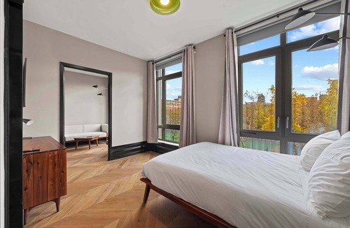 Bowery Condo | Rove Travel | Freeman 403 | Condo w/Amenities