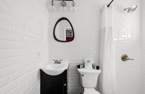 Port St. Joe Hotel | Ruby Del Sol | Bold Red Boutique Suite