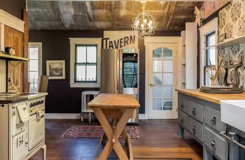Catskill House | Rustic Catskill cottage, 10 min to Hudson, 30 minutes to popular ski area skiing