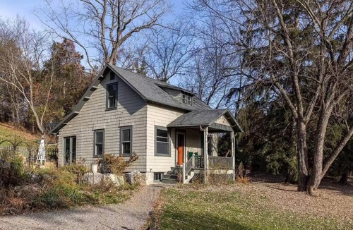 Catskill House | Rustic Catskill cottage, 10 min to Hudson, 30 minutes to popular ski area skiing
