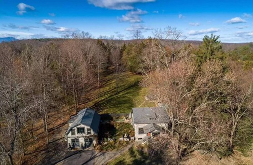 Catskill House | Rustic Catskill cottage, 10 min to Hudson, 30 minutes to popular ski area skiing