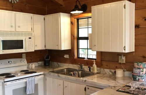 Landrum Cabin | Rustic Refuge: Simple Comfort tucked into the Blue Ridge Foothills- Log Cabin