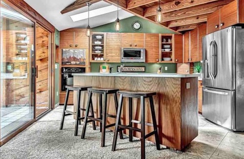 Lake Helen House | Rustic Retreat in the heart of Lake Helen