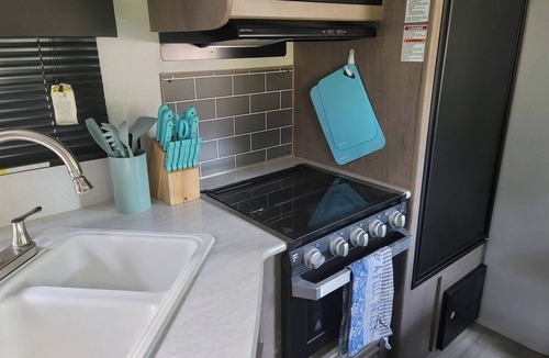 Tampa House | RV w/Hot Tub, Private Patio, Sleeps 8, Near Tampa!