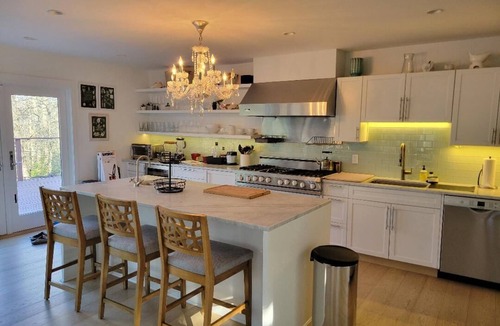 Noyack House | Sag Harbor - Beautiful 5BR, 3.5BR home with heated pool, wooded private backyard