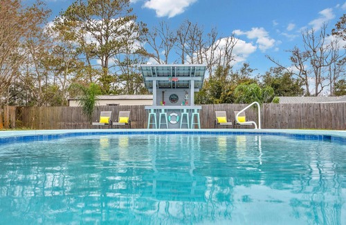 Dolphin's Cove House | Sailfish Beach House - Pool Hottub Putting Green
