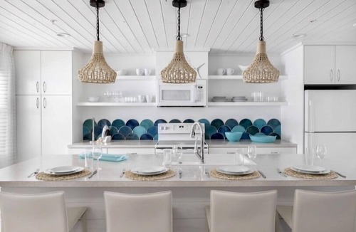 Holmes Beach Cottage | Sailfish Gulf Suites #4, Garden Views, Steps from the Beach