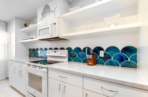 Holmes Beach Cottage | Sailfish Gulf Suites #4, Garden Views, Steps from the Beach