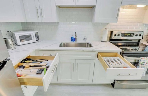 Stuart Apartment | Sailfish Suites - 12 - waterfront lodging