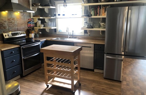 Saint Simons Heights House | Saint Simons Island Presents ‘OFF BROADWAY' Beach Escape Heated Pool