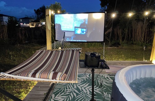 Brooksville House | Sale: Stay 2 nights or more for Jacuzzi, outside movie theater,& Swedish massage