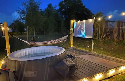 Brooksville House | Sale: Stay 2 nights or more for Jacuzzi, outside movie theater,& Swedish massage