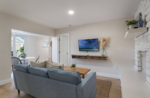 Parsuns To Cocoa Beach Apartment | Saltwater Beach Bungalow Retreat