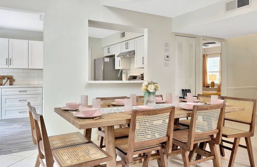 Jupiter House | Saltwater Pool BBQ Patio Playroom Minutes2Beaches