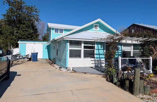Panama City House | Salty Bay Escape private pool, dining, shopping and entertainment.