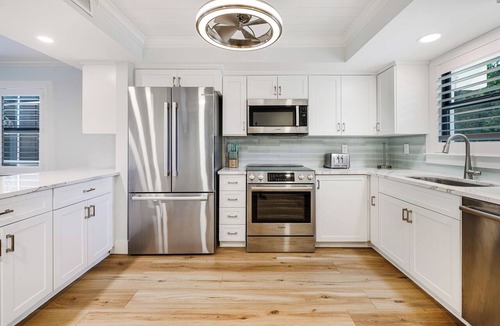 Sanibel Condo | 🌺Sand Pointe 111, End Unit Condo, Gulf View POOL NOT OPERATIONAL🐟