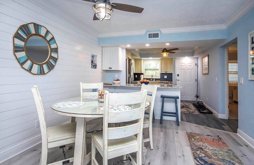 Sanibel Condo | Sand Pointe 212 - Gulf view vacation rental condominium