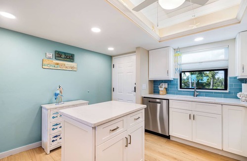 Sanibel Condo | 🌺Sand Pointe 213-Coastal Paradise with Fab Gulf Views *POOL NOT OPEN*🐬