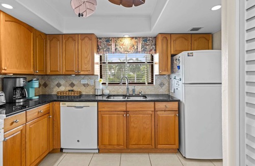Key Colony Beach Condo | Sandbar Serenade, Private Beach, Heated Pool, Key Colony Beach