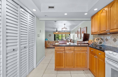 Key Colony Beach Condo | Sandbar Serenade, Private Beach, Heated Pool, Key Colony Beach