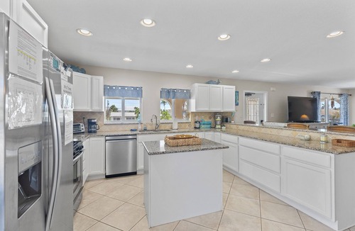 Key Colony Beach House | SandCastle. Upscale, Whole house. Upper and Lower side. Private Pool, 75 Ft Dock