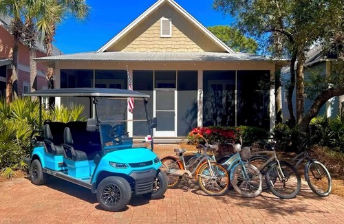 Sandestin House | ~ Sandestin Resort - Golf Cart Included - Sleeps 6 -Pet Friendly