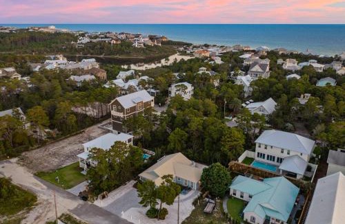 Gulfview Heights House | Sandy Daze - Vacation Rental on 30A Close to the Beach with Hot Tub