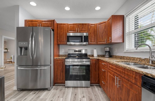 Coral Shores House | ⚓Sandys Coral Retreat! Canal Front, Pool, Hot Tub & More⚓