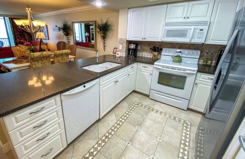 Punta Rassa Condo | Sanibel Harbour Resort Bay View Tower 532: Waterfront condo overlooking the private beach.