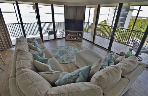 Punta Rassa Condo | Sanibel Harbour Resort Bay View Tower 737: Beachfront vacation retreat with gorgeous sunset views