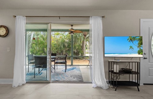 Sanibel Cottage | Sanibel Shore C1- 2-bedroom Cottage Sanibel near the beach