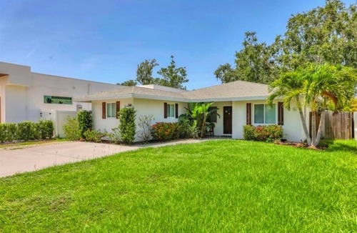 Arlington Park House | Sarasota Oasis w/pool,spa close to beaches,downtown. Weekly rental