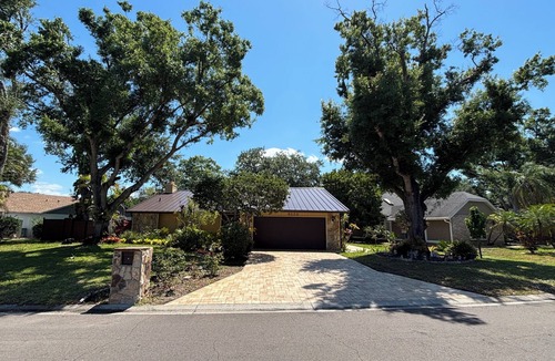 Sarasota House | Sarasota Pool Home Near UTC & Beaches + Hot Tub + Lakefront Patio