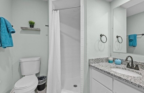 Middleburg Condo | Scenic & Peaceful Condo + Quiet & Safe Gated Community😎Great For Work OR Play😎